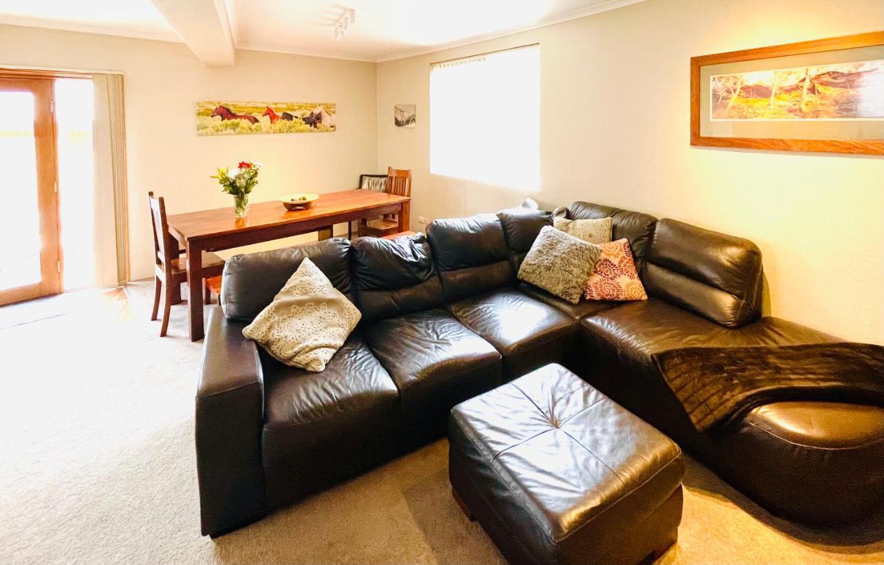 Full Circle Apartments จินดาไบน์ ภายนอก รูปภาพ