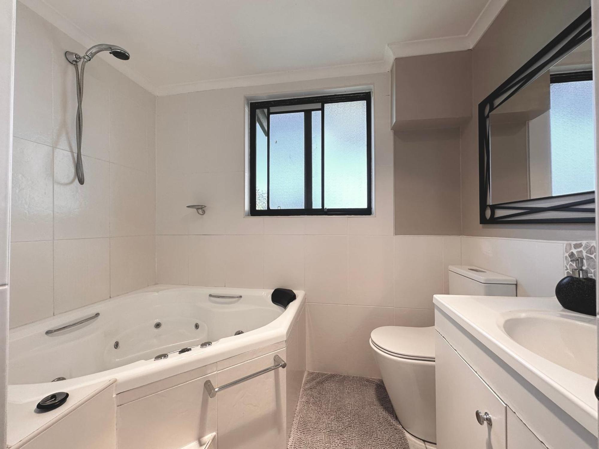 Full Circle Apartments จินดาไบน์ ภายนอก รูปภาพ